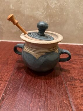 Ceramic Stoneware Honey Pot Jam Jar Artist Signed w/Wooden Dipper Vintage